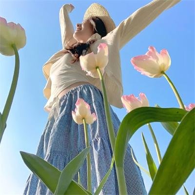 青青河畔草